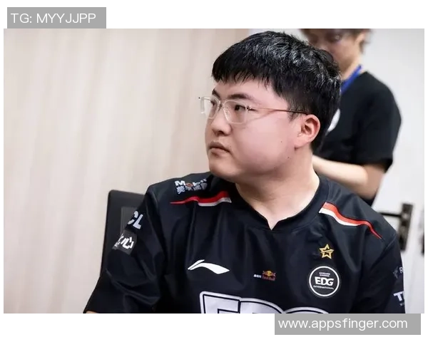 Uzi复出首战对决新生代ADC传奇对决引发英雄联盟热潮